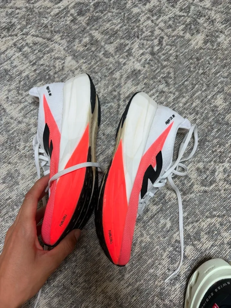 New Balance FuelCell Elite bike usato — immagine 3 di 5