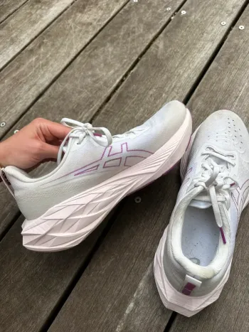 Käytetty Asics Novablast 4W bike — kuva 3 / 4