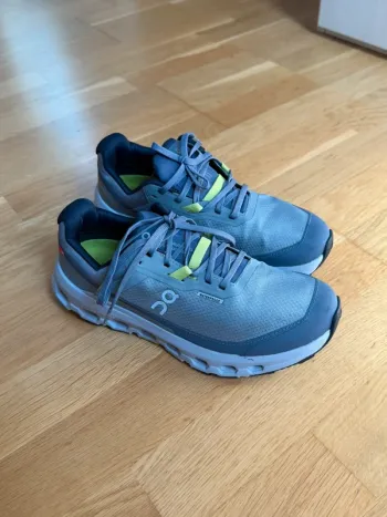On Running On Cloud Running Shoes d'occasion