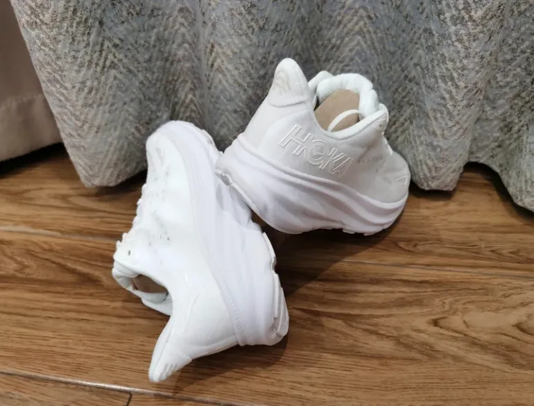 Used Hoka Shoes White Size 40 bike — image 4 of 4