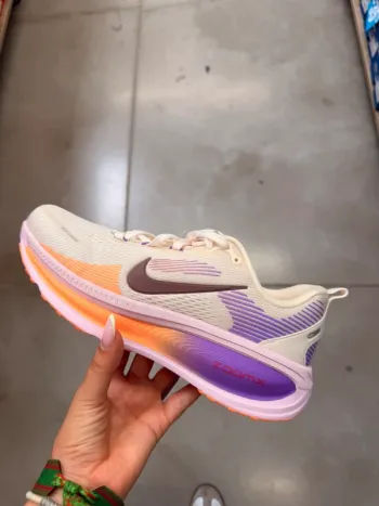 Brugt Nike Vomero 18 Running Shoes