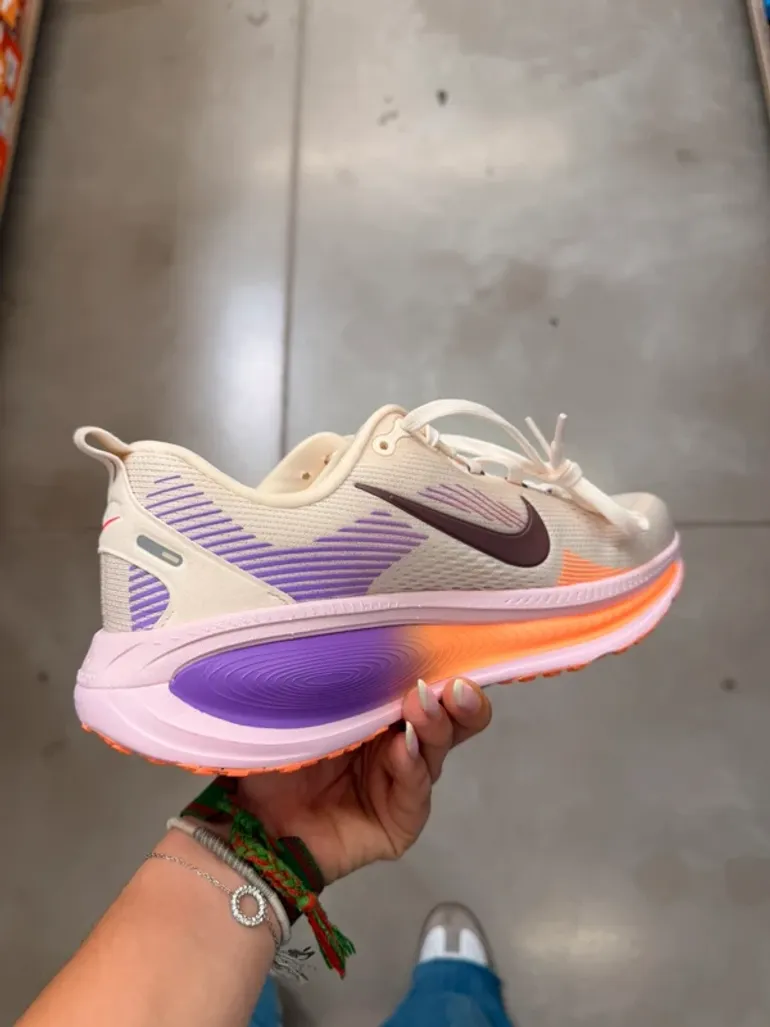 Used Nike Vomero 18 bike — image 3 of 4