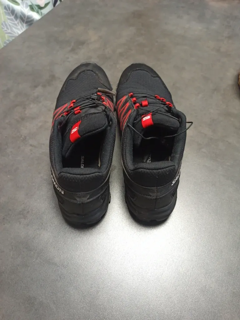 Used Salomon Trailrunning Shoes bike — image 2 of 5