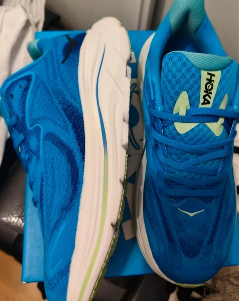 Used Hoka Clifton 10 2025 bike — image 2 of 5