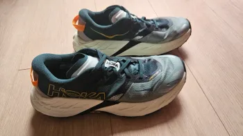 Used Hoka Speedgoat 7 bike — image 4 of 9