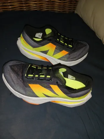 New Balance Rebel V4 Running Shoes d'occasion