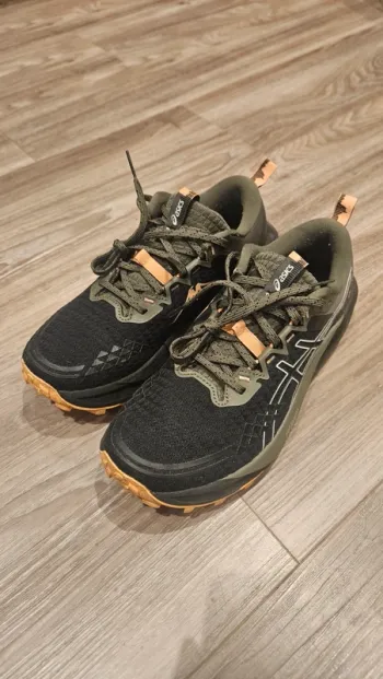 Used Asics Trabuco 13 Running Shoes