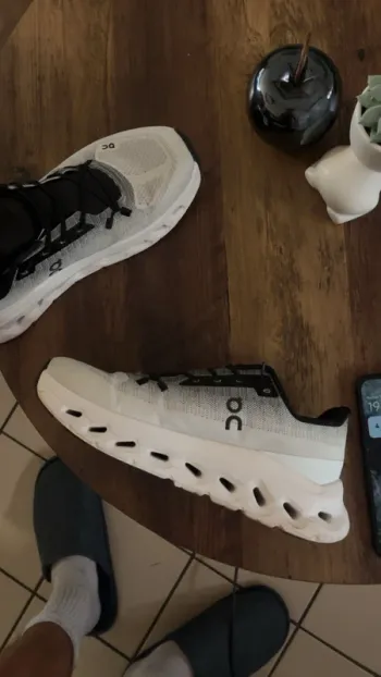 On Running Cloud Running Shoes usato