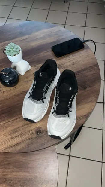 On Running Cloud bike usato — immagine 3 di 7