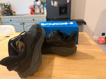 Hoka Challenger 8 bike d'occasion — image 2 sur 5
