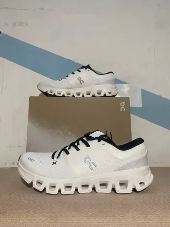 Použité Lightweight On Cloud X 5 Running Shoes