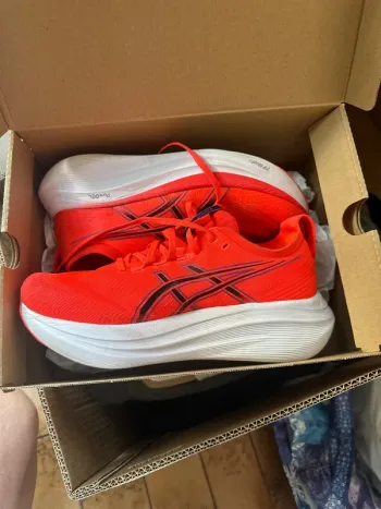 Käytetty Asics Superblast Running Shoes