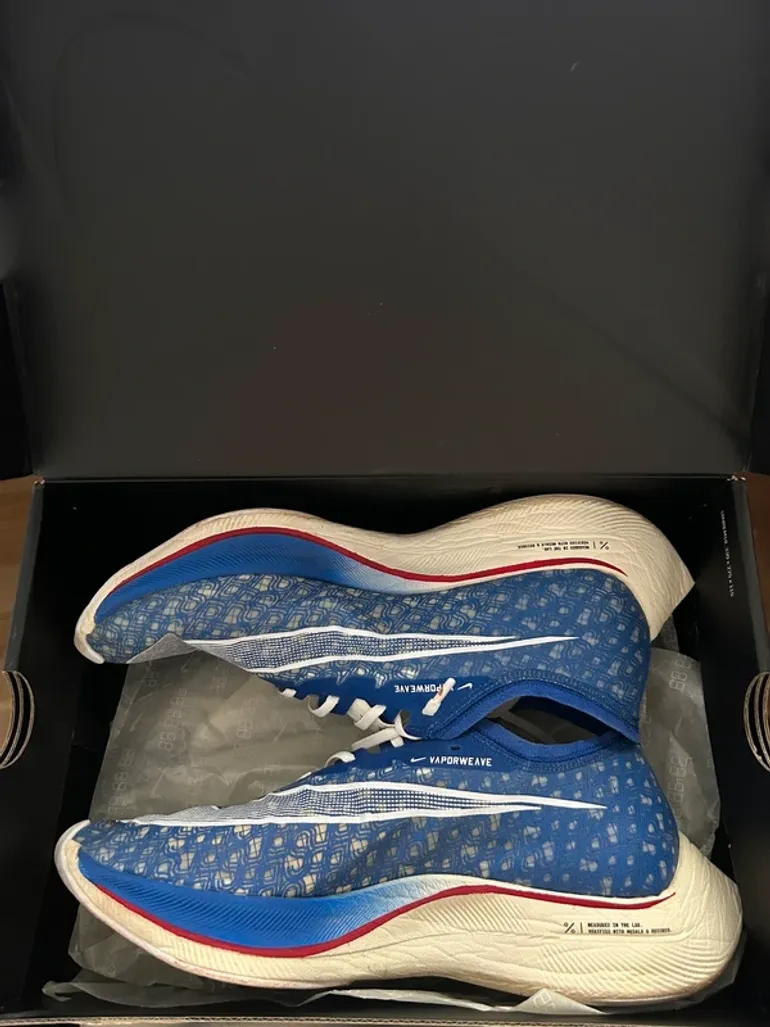 Used Nike ZoomX Vaporfly Next% bike — image 4 of 12