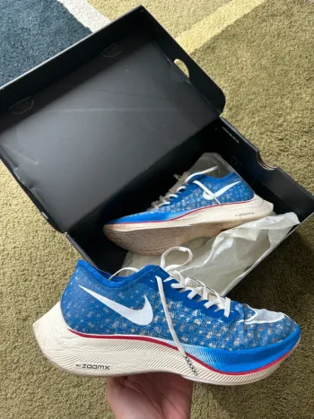 Used Nike ZoomX Vaporfly Next% bike — image 3 of 12