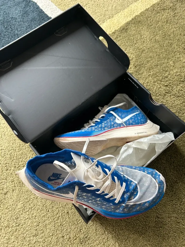 Used Nike ZoomX Vaporfly Next% bike — image 6 of 12
