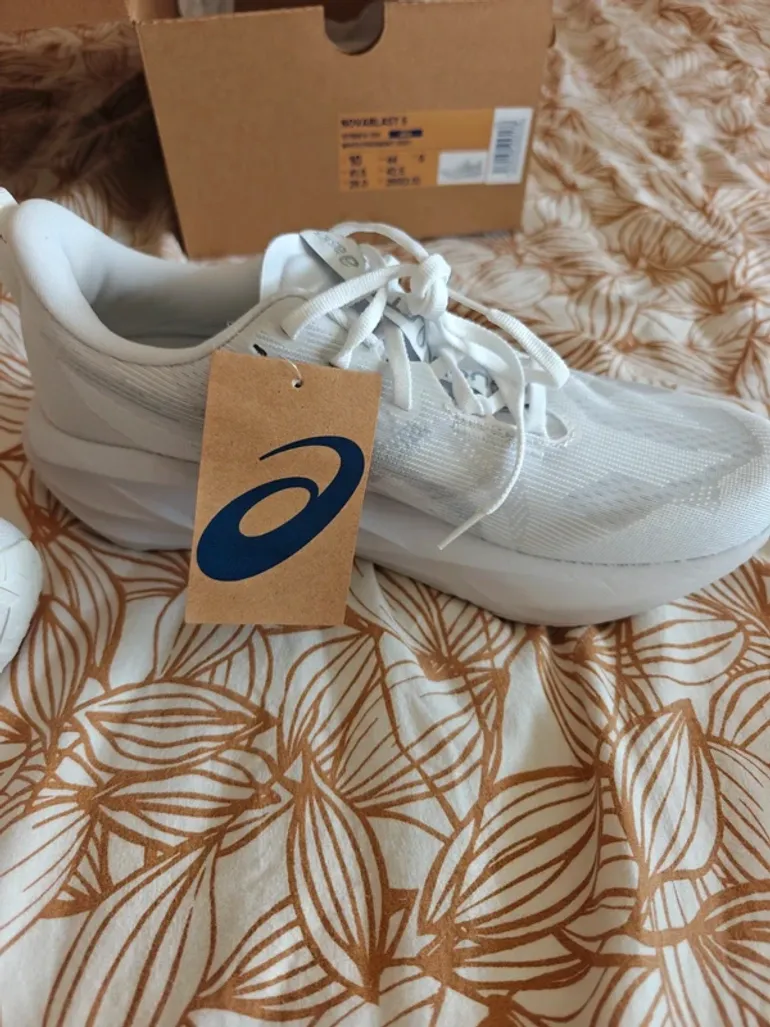 Použité Asics Novablast 5 bike — obrázek 3 z 5