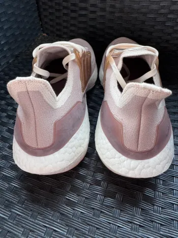 Used Adidas Ultraboost 22 bike — image 4 of 8