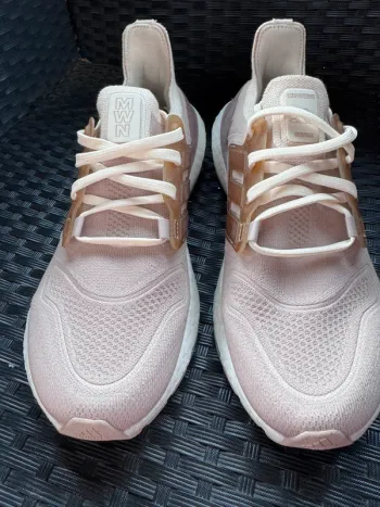 Used Adidas Ultraboost 22 bike — image 2 of 8