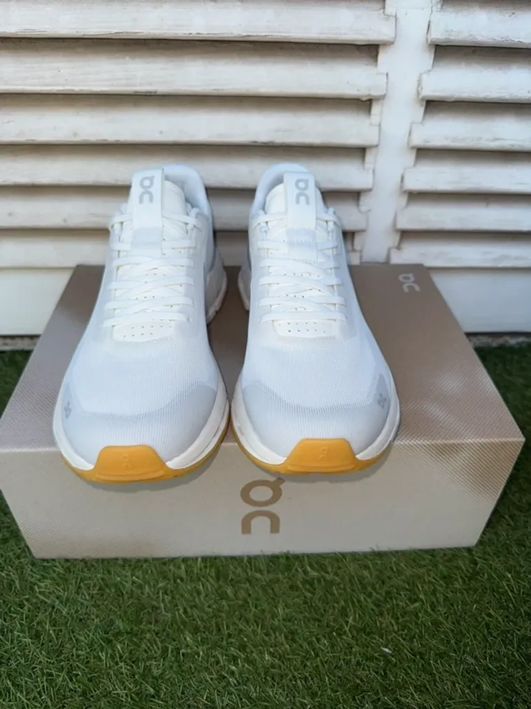Used 100% ON Running Shoes bike — image 5 of 8