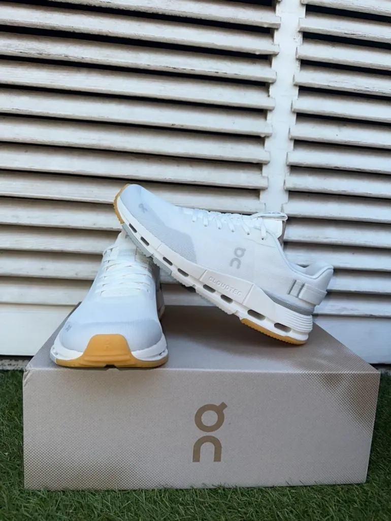 Used 100% ON Running Shoes bike — image 2 of 8