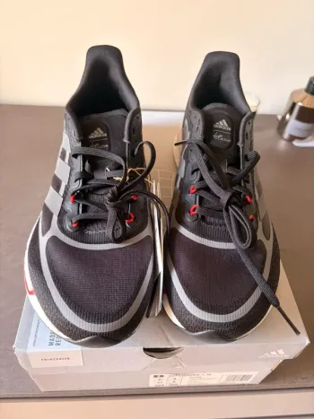 Käytetty Supernova +m Running Shoes