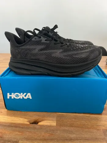 Used Hoka Clifton 9 Running Shoes