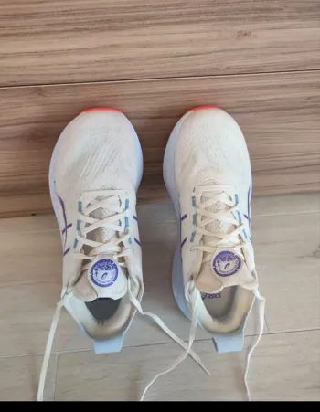 Asics Nimbus 27 Running Shoes d'occasion