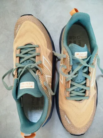New Balance VENYM FuelCell bike d'occasion — image 5 sur 7