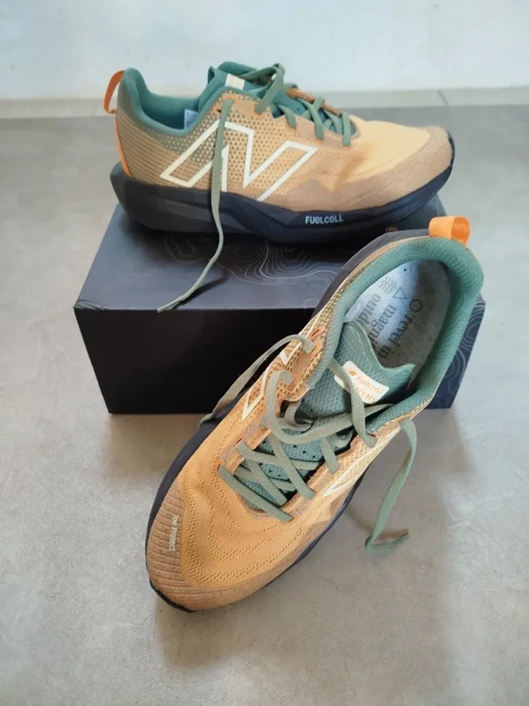 New Balance VENYM FuelCell bike d'occasion — image 3 sur 7