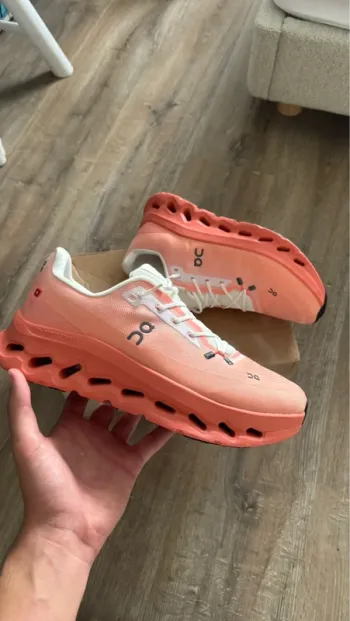 Käytetty On Running Cloudtec Phase Running Shoes