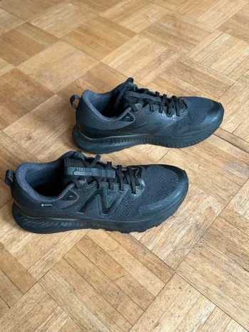 Used New Balance Running Shoes Gore-Tex Running Shoes