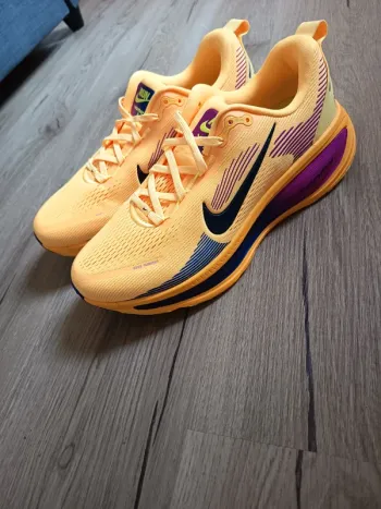 Nike Vomero 18 SE bike d'occasion — image 2 sur 9