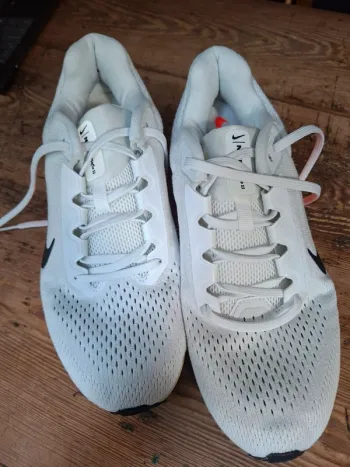 Used Nike homme taille 43 Running Shoes