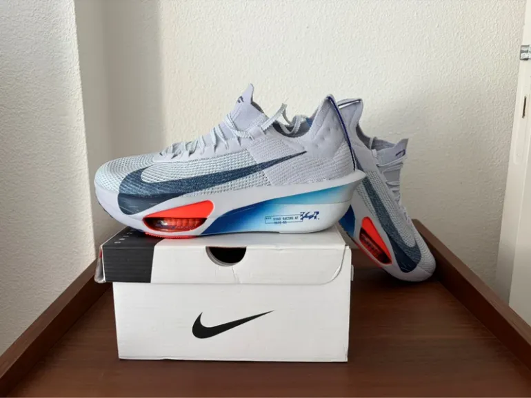 Used Nike ZoomX Alphafly Next% 3 bike — image 3 of 7