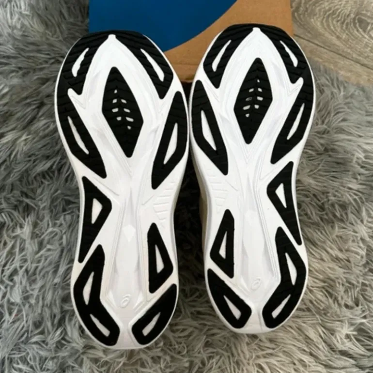 Asics Superblast 2 Paris bike d'occasion — image 5 sur 5