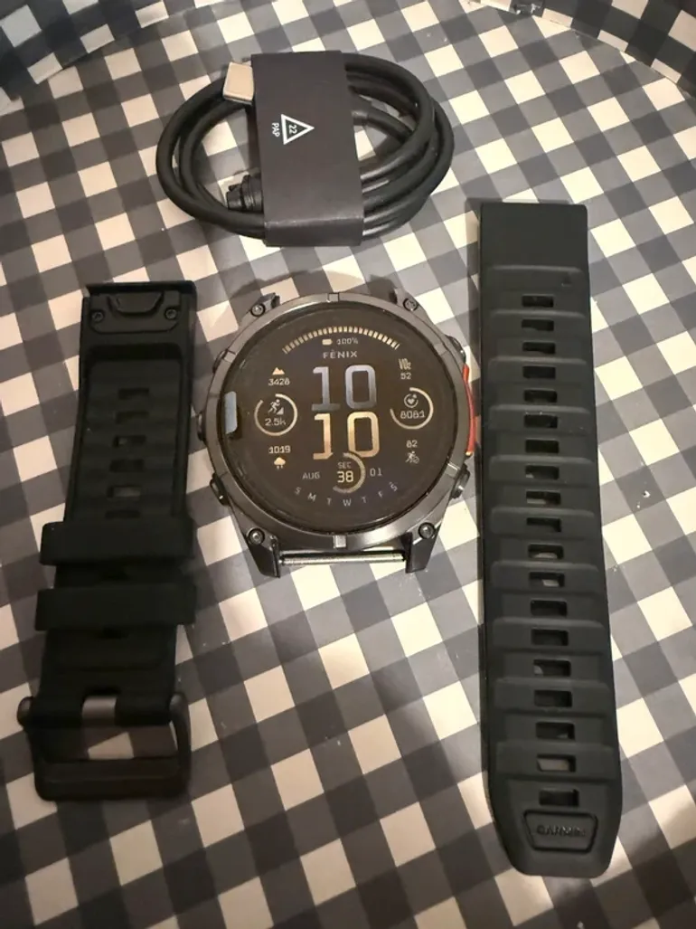 Used Garmin Fenix 8 Amoled 47 mm bike — image 2 of 4