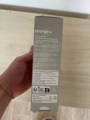 Used Fitbit Charge 6 Electronics