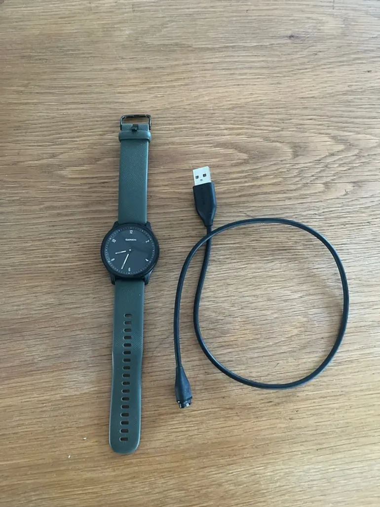 Used Garmin Vivomove Sport bike — image 2 of 5