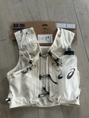 Asics Fujitrail bike d'occasion — image 1 sur 6