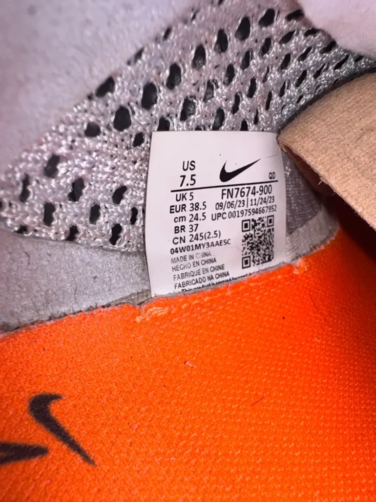 Used Asics Vaporfly 3 bike — image 10 of 10
