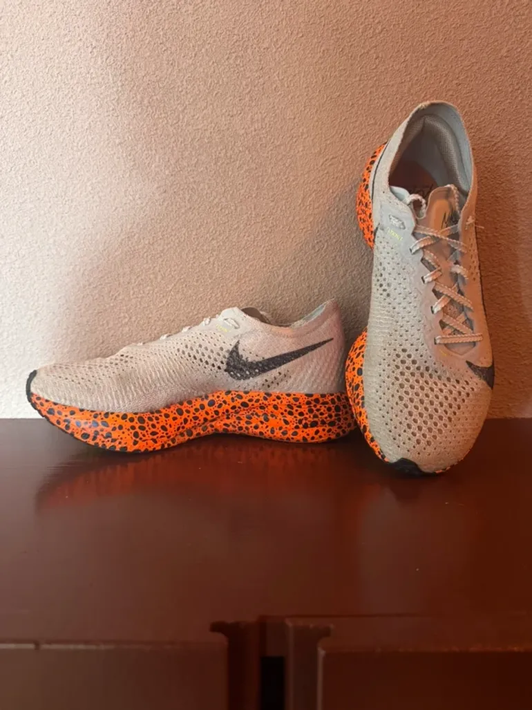 Used Asics Vaporfly 3 bike — image 2 of 10