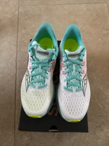 Saucony Running Shoes bike usato — immagine 3 di 6