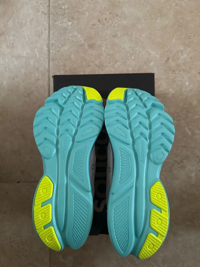 Saucony Running Shoes bike usato — immagine 5 di 6