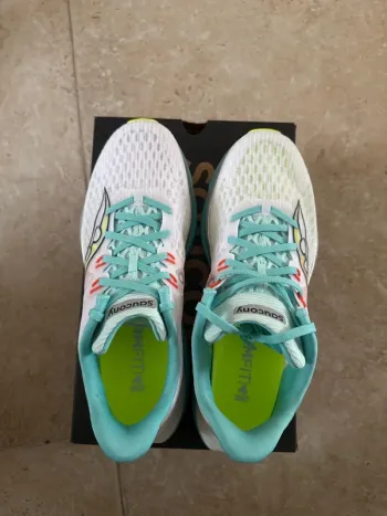 Saucony Running Shoes bike usato — immagine 2 di 6
