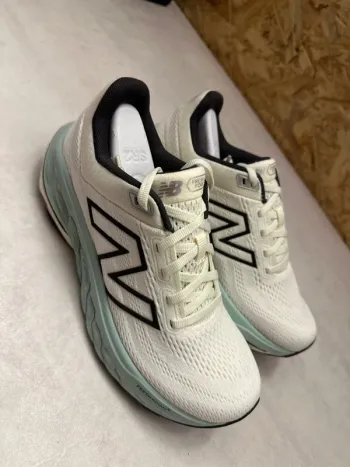 Brugt New Balance Fresh Foam X 860 v14 bike — billede 4 af 7