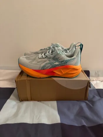 Asics Novablast 5 bike de segunda mano — imagen 6 de 13