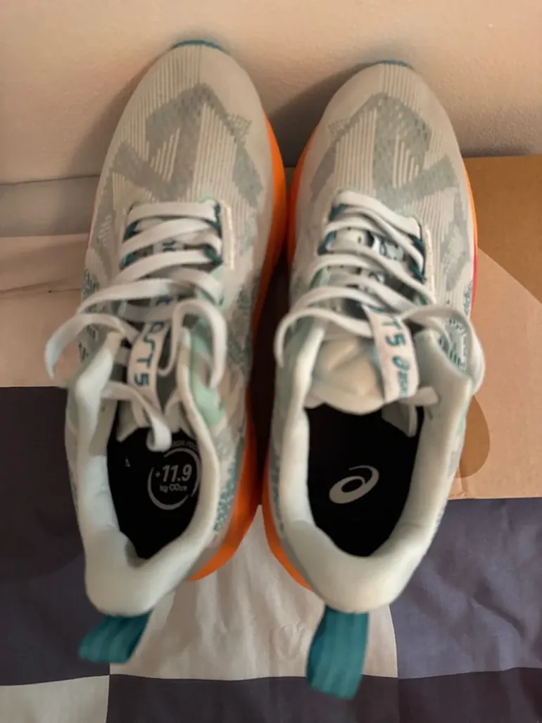 Asics Novablast 5 bike de segunda mano — imagen 11 de 13