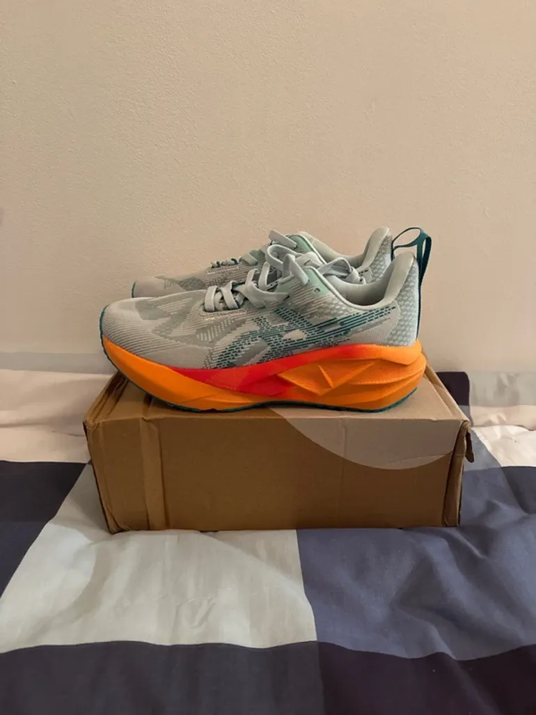 Asics Novablast 5 bike de segunda mano — imagen 3 de 13