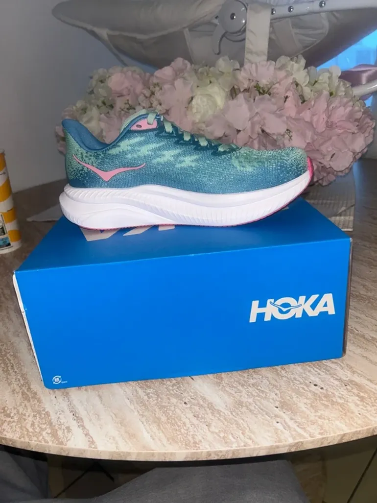 Used Hoka Running Shoes bike — image 3 of 3