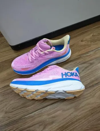 Used Hoka Clifton 9 Running Shoes